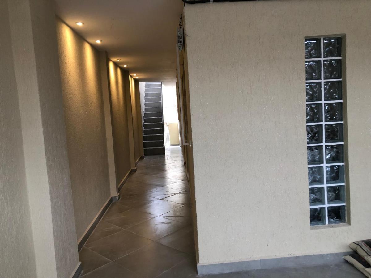 Hostel Quartos Com Banheiro Individual Perto Do Aeroporto Гуарульюс Екстер'єр фото