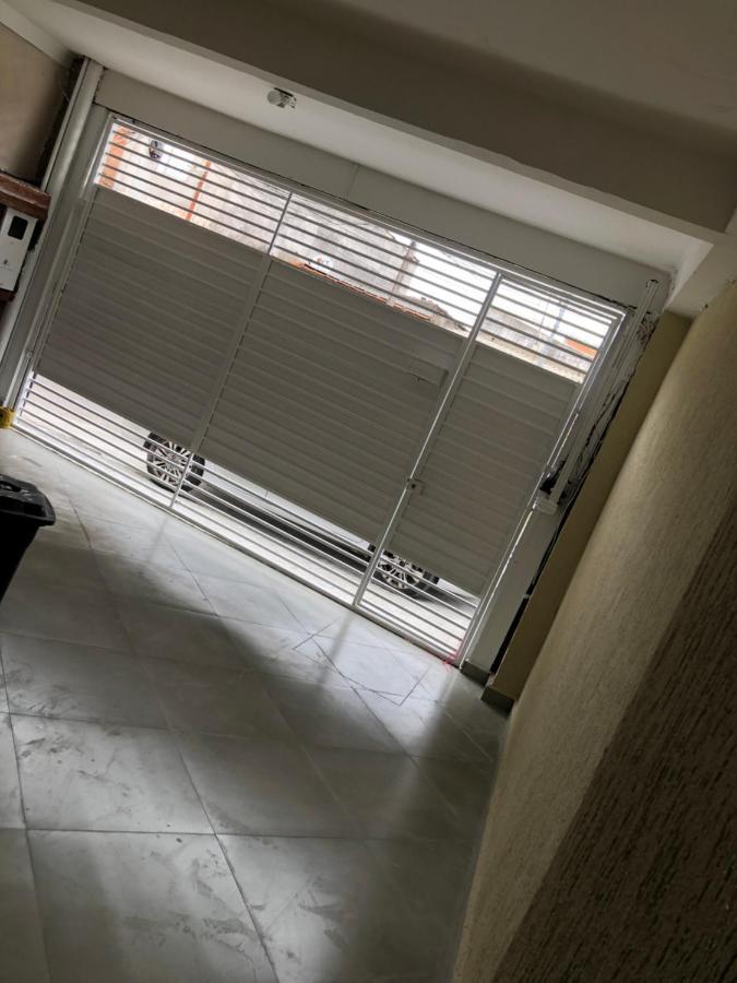 Hostel Quartos Com Banheiro Individual Perto Do Aeroporto Гуарульюс Екстер'єр фото