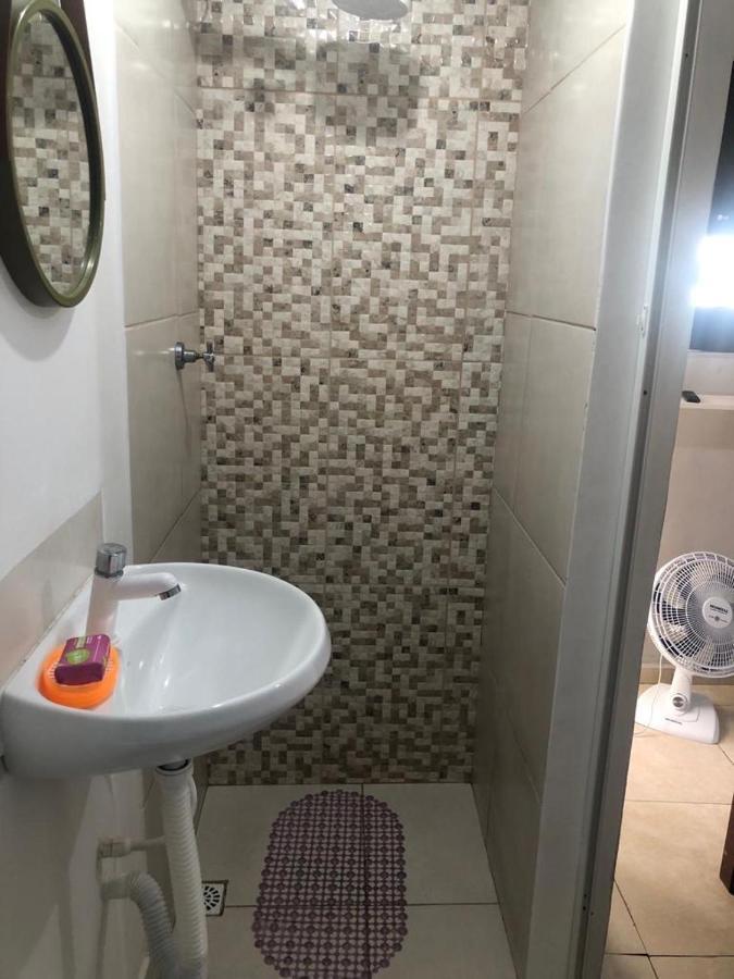 Hostel Quartos Com Banheiro Individual Perto Do Aeroporto Гуарульюс Екстер'єр фото