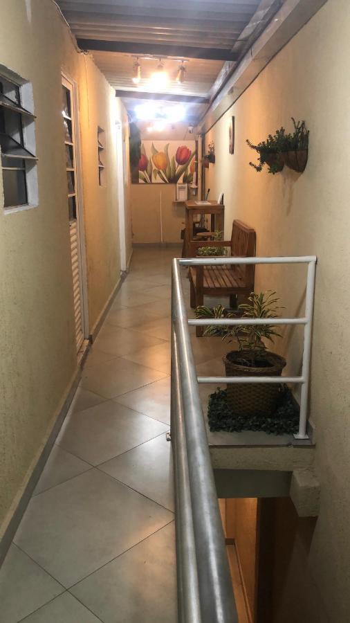 Hostel Quartos Com Banheiro Individual Perto Do Aeroporto Гуарульюс Екстер'єр фото