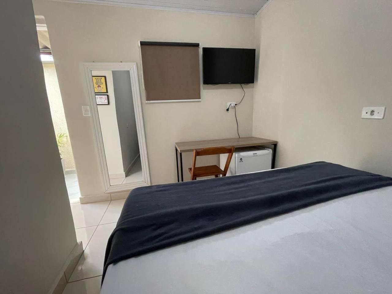 Hostel Quartos Com Banheiro Individual Perto Do Aeroporto Гуарульюс Екстер'єр фото